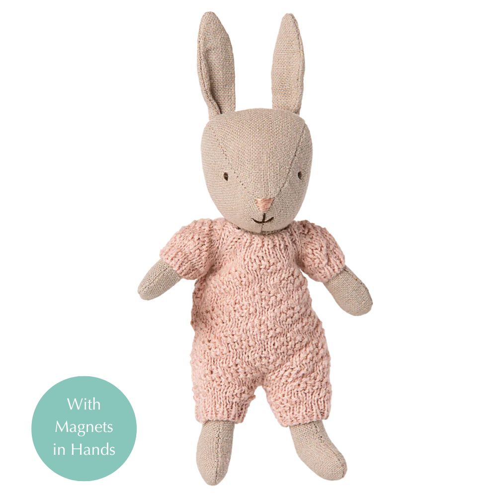 Maileg Rabbit, Micro - Sand - Rose knitted suit