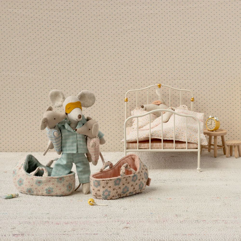 Maileg Baby mouse in Carry Cot - Rose