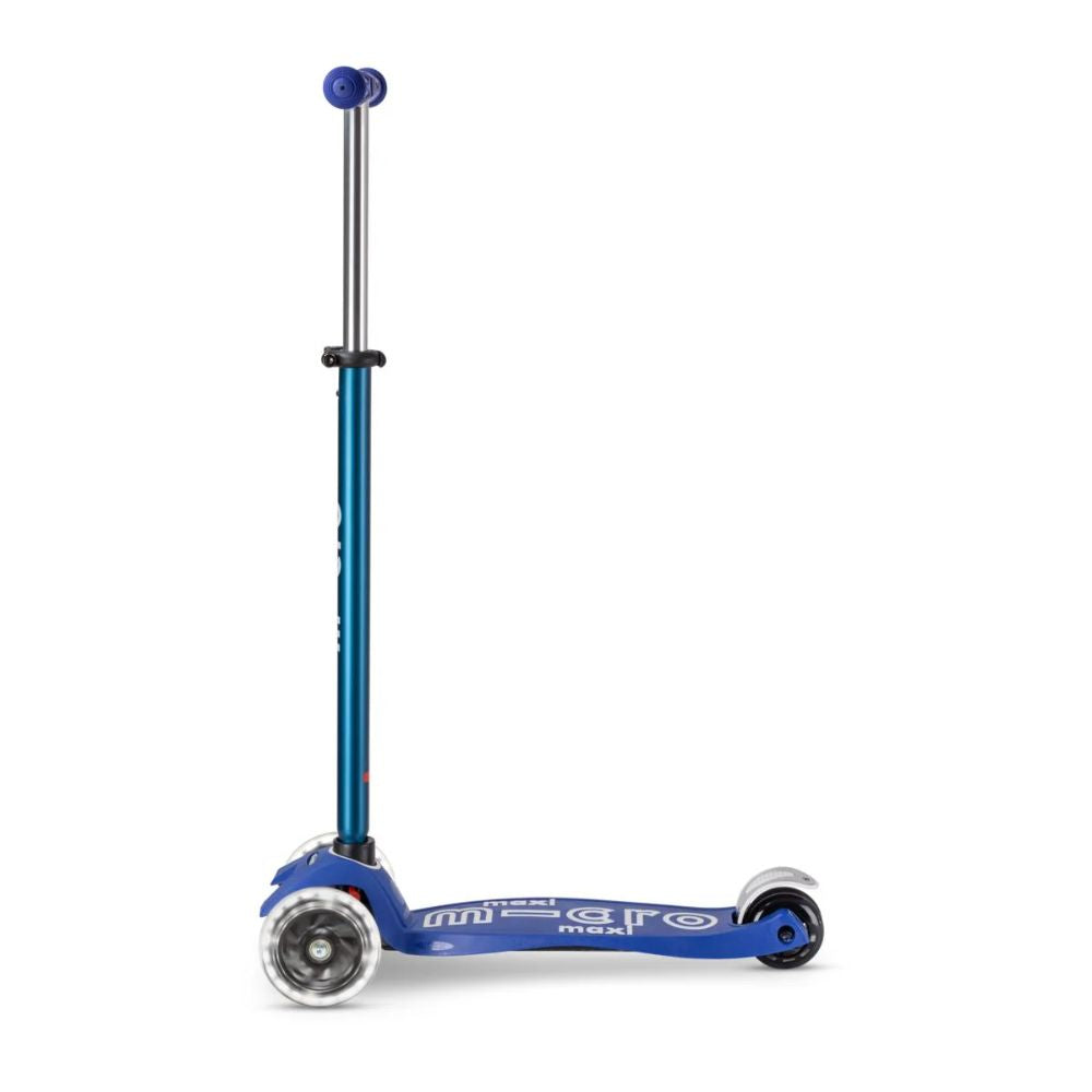 MICRO Maxi Deluxe LED Kickboard - Blue