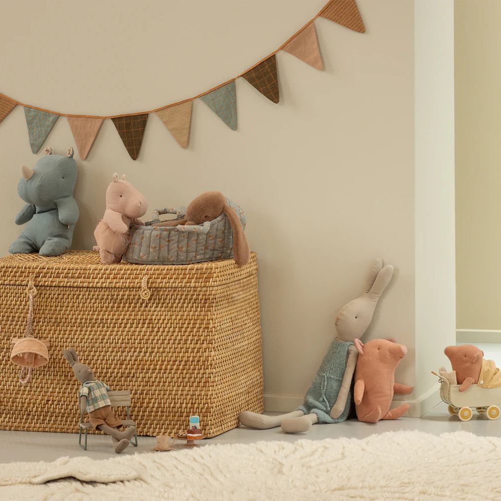 Maileg Safari friends, Hippo w. skirt, Small - Soft rose