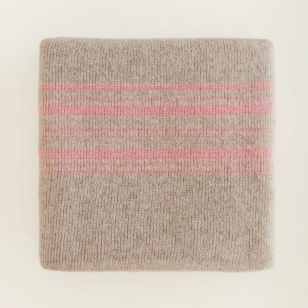 Hvid Gilbert Blanket - Sand / Bubblegum