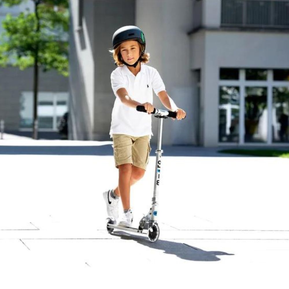 MICRO Sprite Deluxe Scooter - Black with LED Wheels