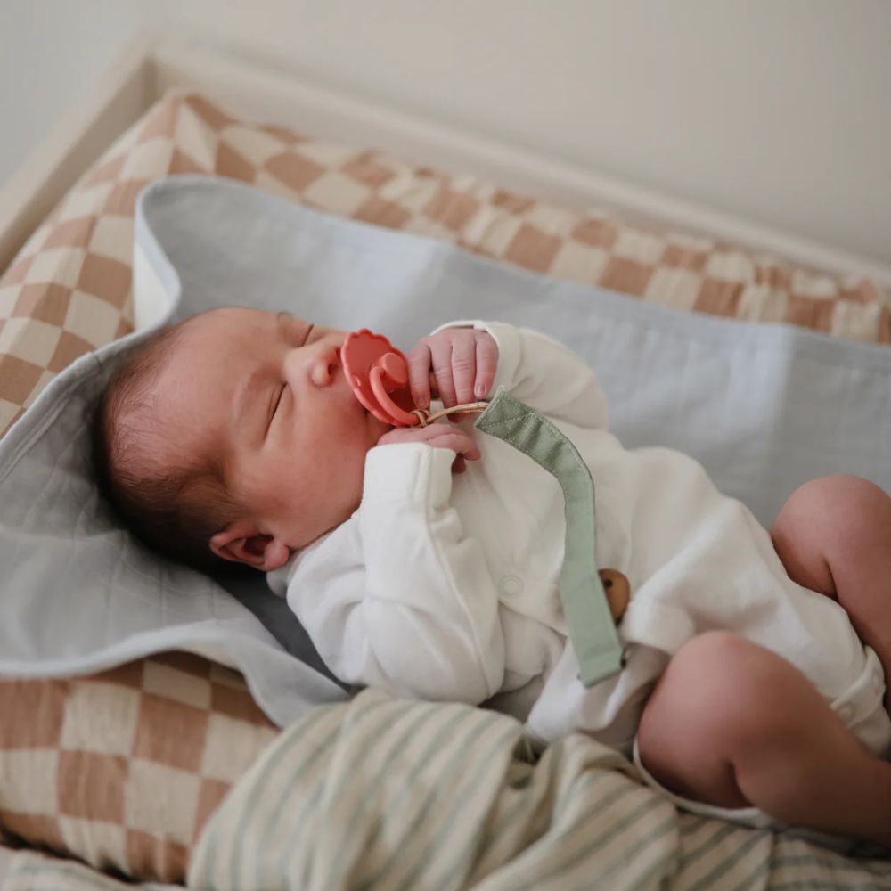 Mushie Linen Pacifier Clip 2-Pack - Olive/Shifting Sand