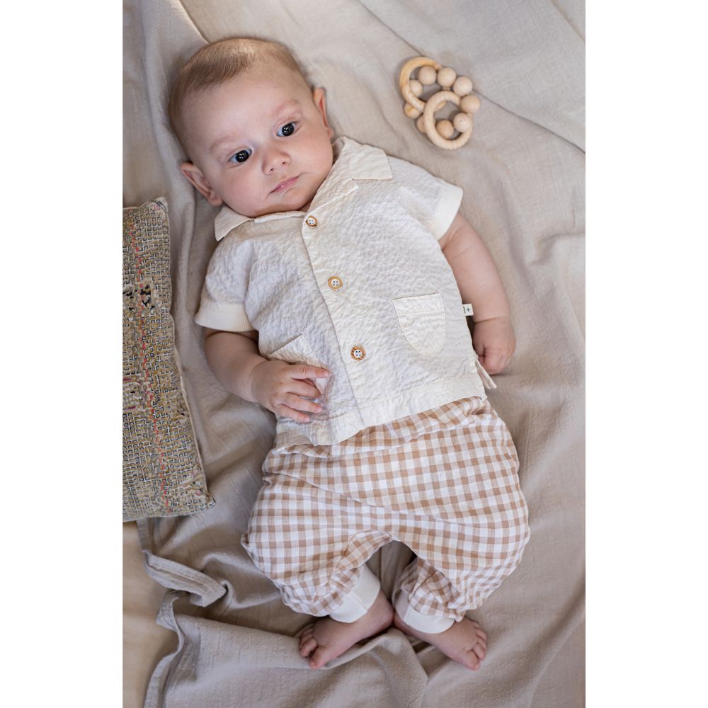1 + in the Family Newborn CORINTO Seersucker Button Top