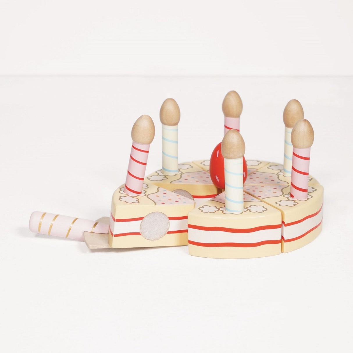 Le Toy Van Sliceable Birthday Cake and Candles
