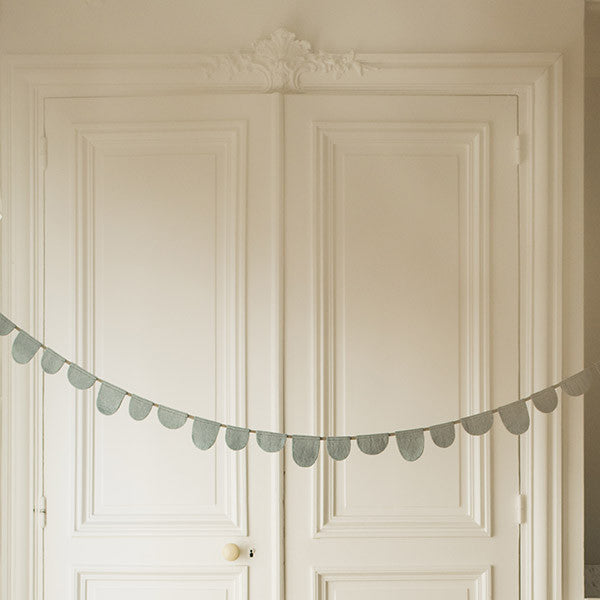 Muskhane Round Flag Garland Jade