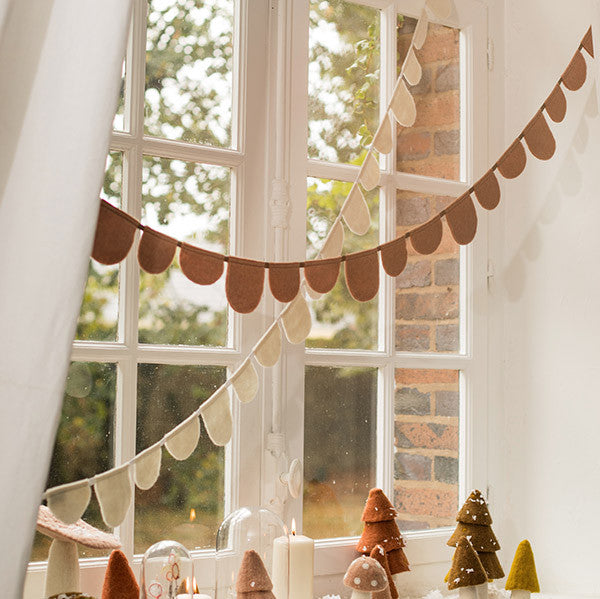 Muskhane Round Flag Garland Quartz Pink