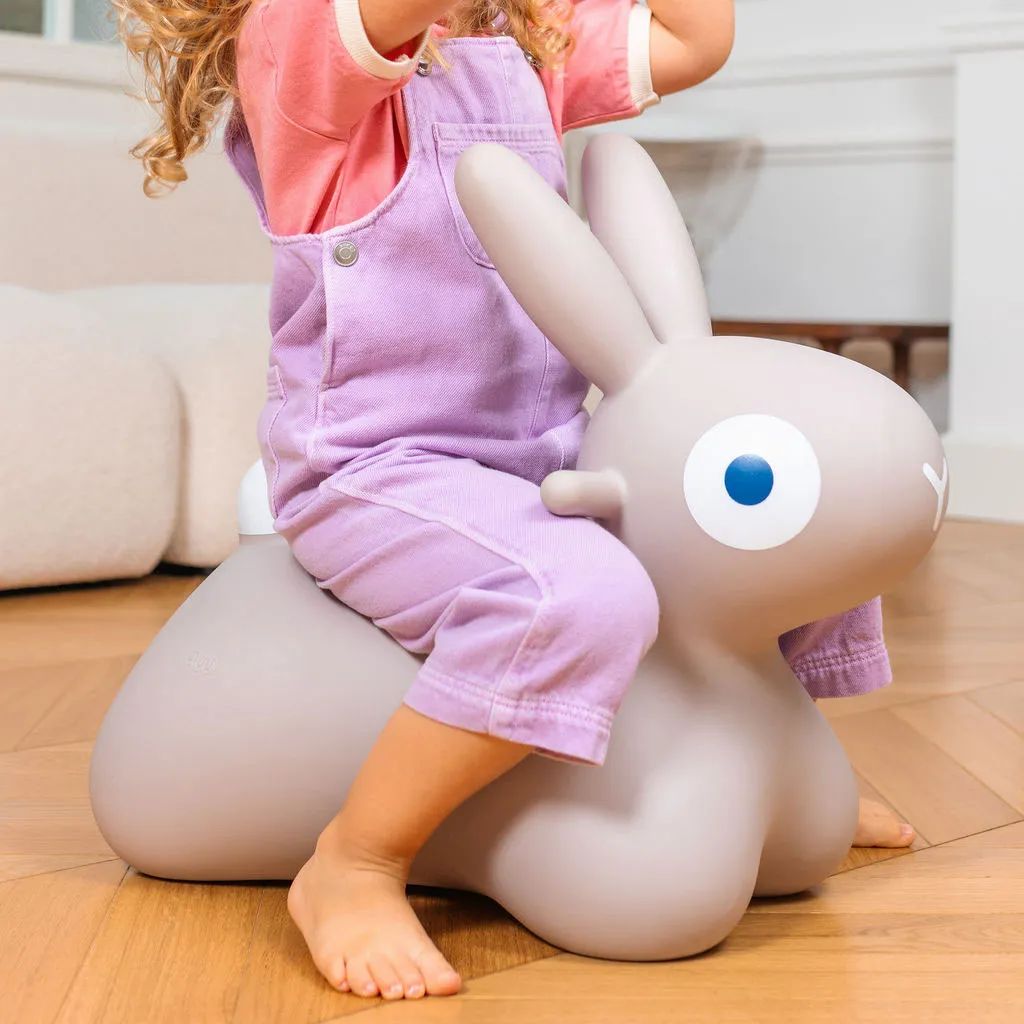 Quut Hoppi - Bouncing Bunny Warm Grey
