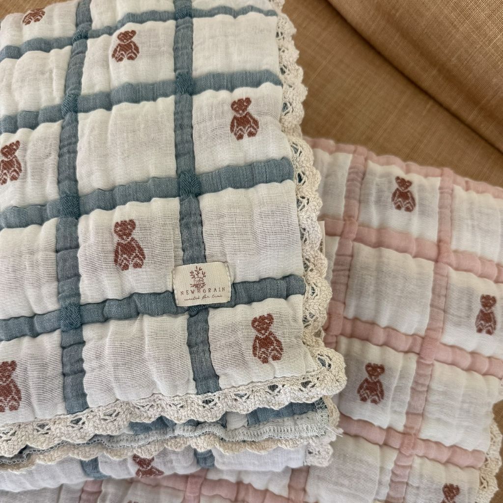 New Grain Keepsake Quilt - Teddy Bluebelle