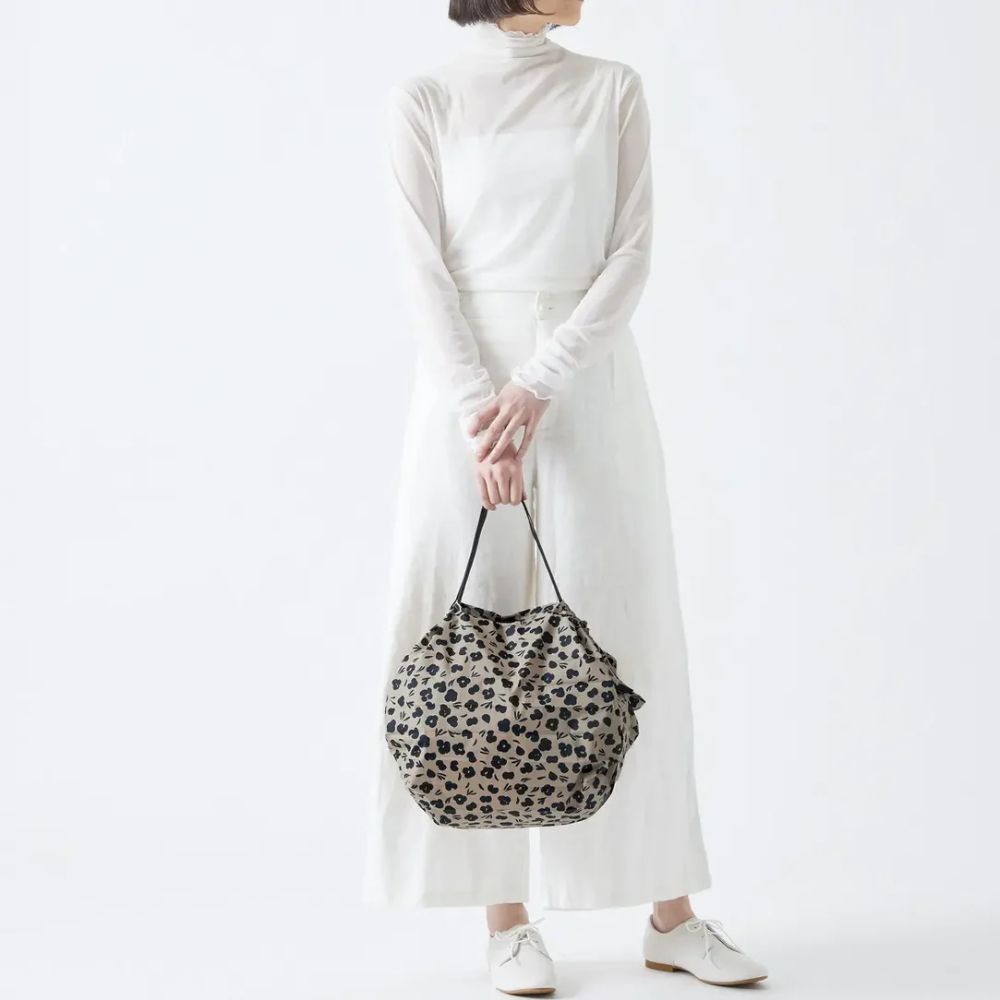 Shupatto Medium Foldable Bag - Paw Marks