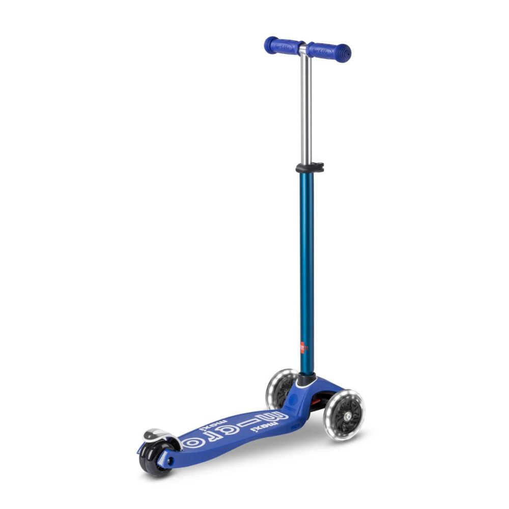 MICRO Maxi Deluxe LED Kickboard - Blue