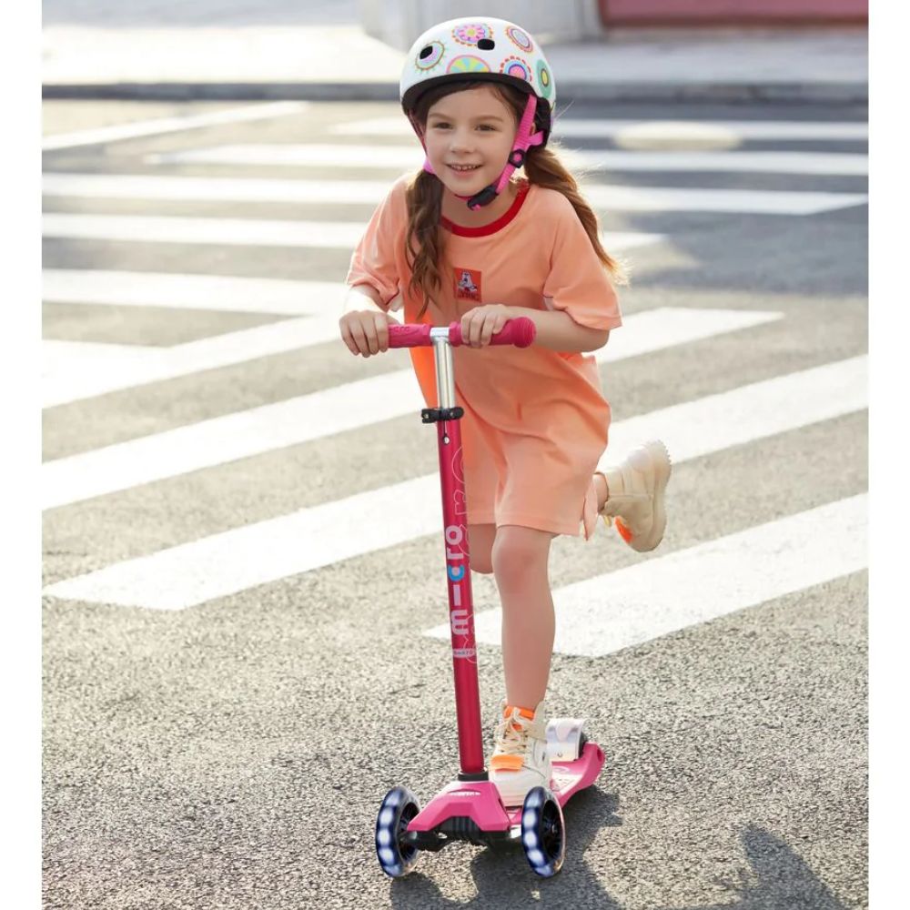 MICRO Maxi  Deluxe LED Kickboard - Pink