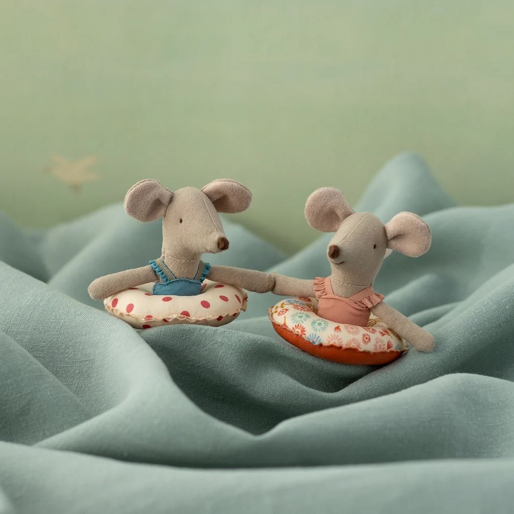 Maileg Beach mouse with float, Little sister- Red Dot