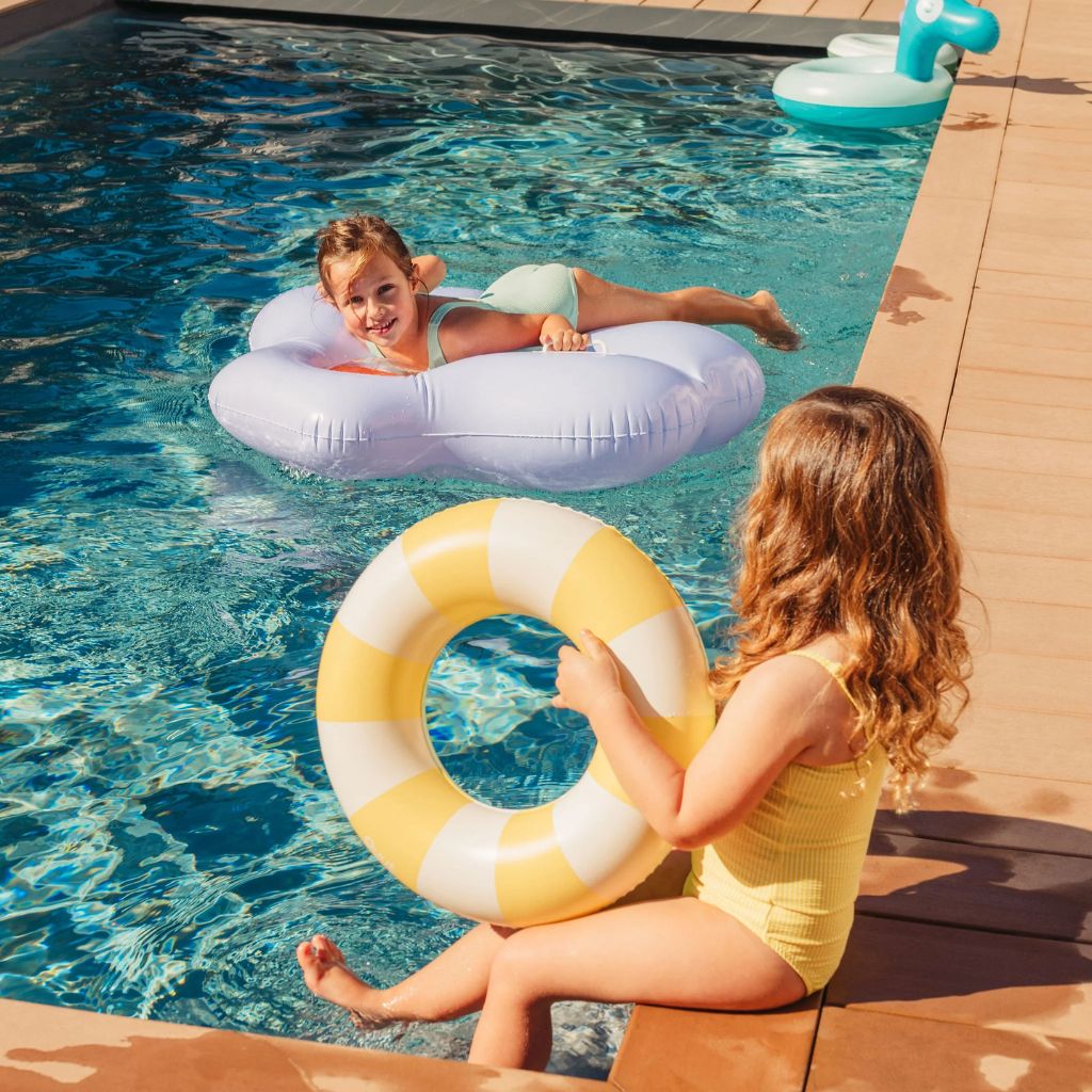 Quut Inflatable Float- Seashell