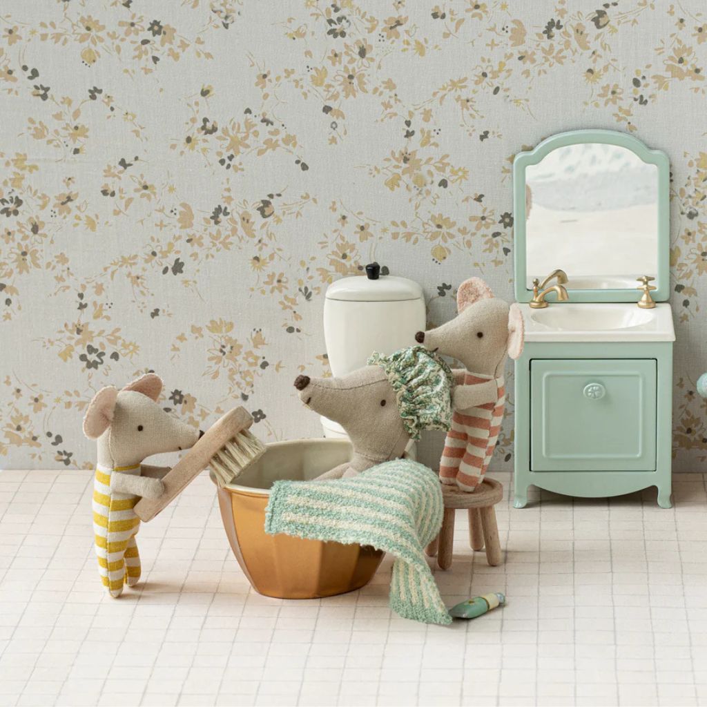 Maileg Wellness Mouse, Big Sister- Mint
