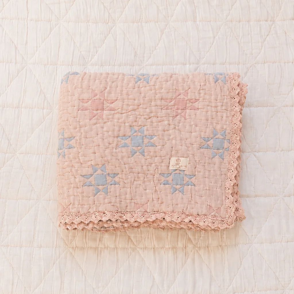 New Grain Sunday Quilt - Peony