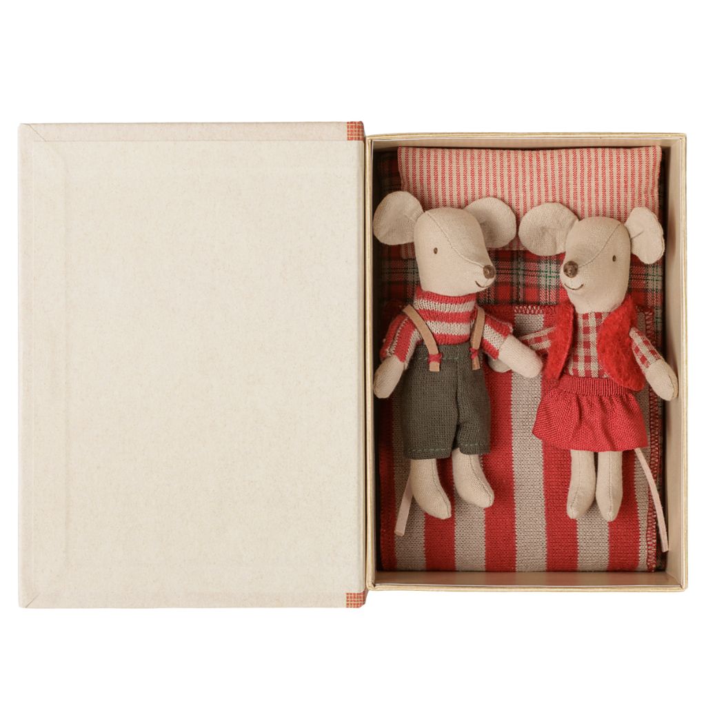 Maileg Christmas twin mice, Little sister and brother in book