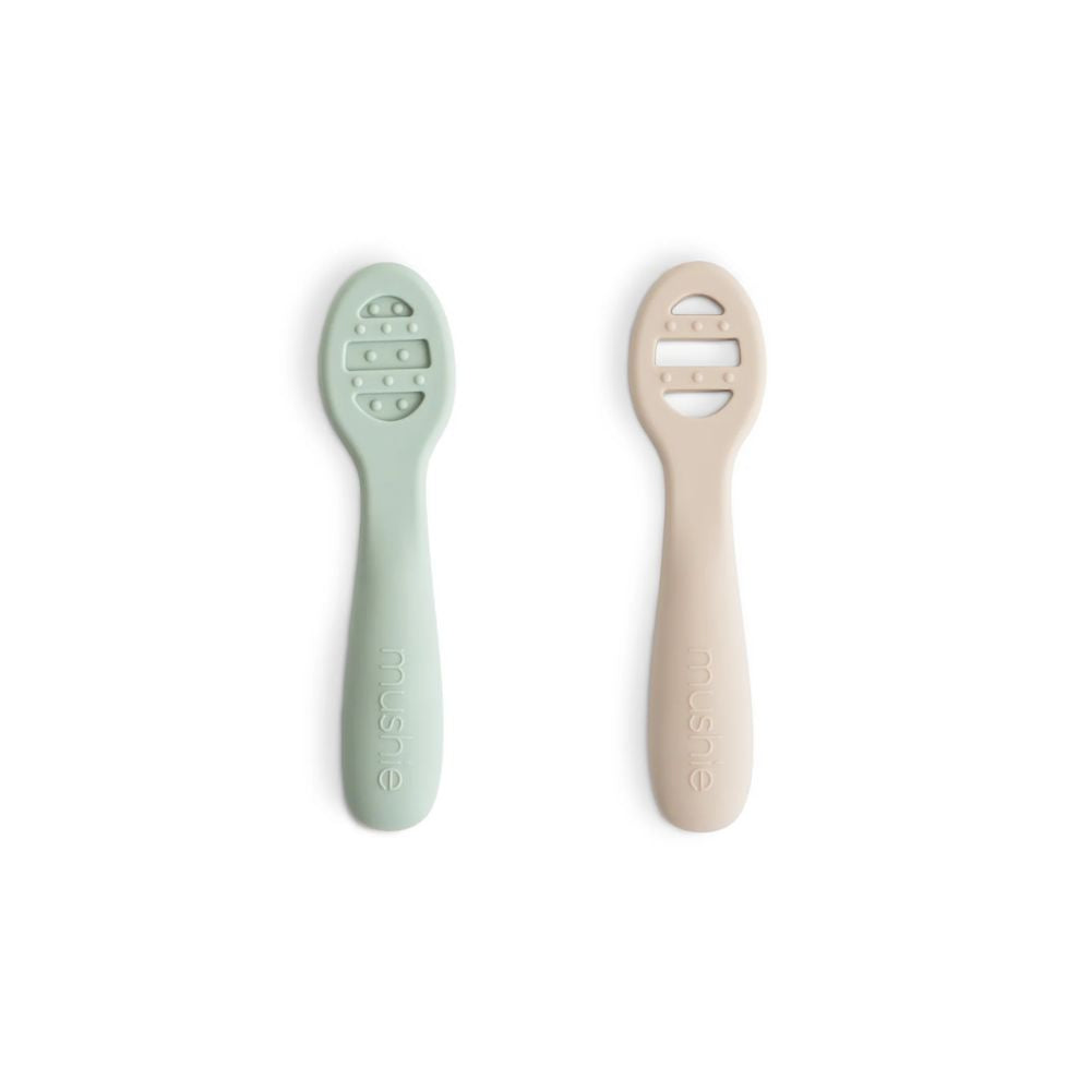 Mushie First Feeding Baby Spoons 2-Pack - Cambridge Blue/Shifting Sand